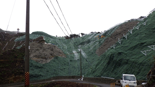 セーフティークライマー工法　和歌山県　すさみ町太陽光発電所の現場 3